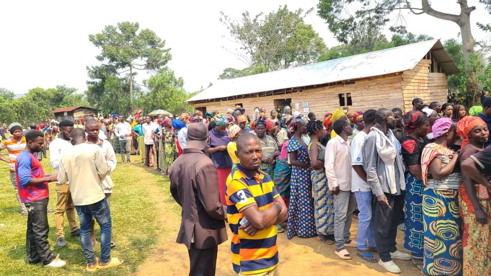 Familles du Sud-Kivu lors d'une activité AFEV